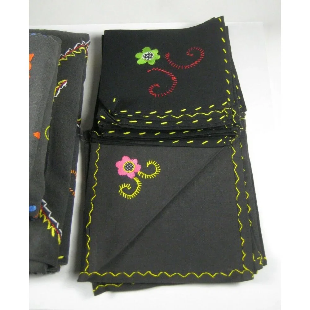 Tablecloth Napkin Set 16 Black Stitching Flowers Floral Cotton 72 x 53 In Stain